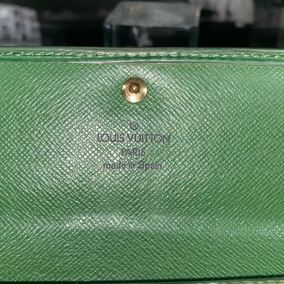 Authentic Rare Louis Vuitton Epi Leather Sarah Wallet - Picture 10 of 16